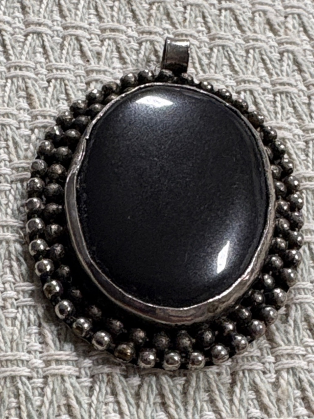 Vintage Black Onyx Stone Pendant with Beaded Silver Frame - Picture 4 of 4